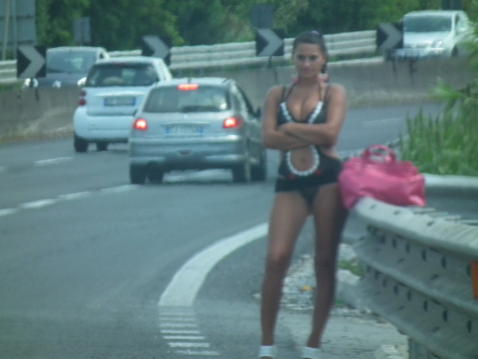 Prostitue street walker whore sucking